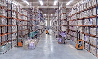 Forklift safety: 25 tips and standards/regulations