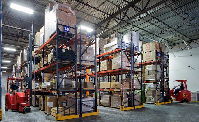 Push back the chaos with Interlake Mecalux pallet racking