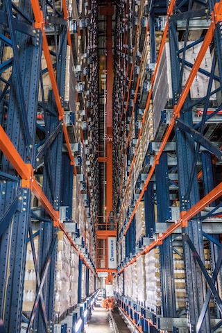 The Pallet Shuttle system ensures maximum use of space on high-bay racks
